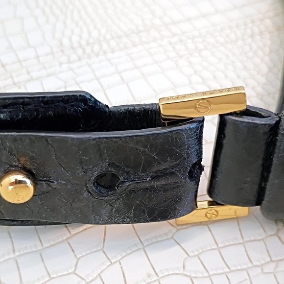 Rare Close to New Classic Torey Burch Large Shoulder Bag is crafted in Crinkled - Picture 11 of 16